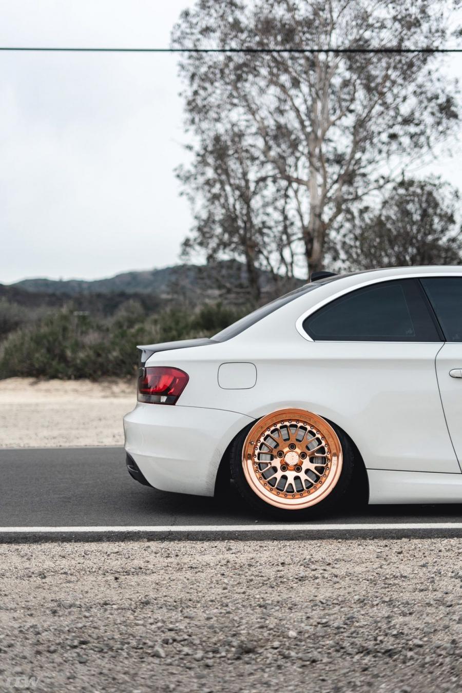 Детали экстерьера BMW M135i Alpine White on CCW Wheels 2018 года  (фото 2 из 12)